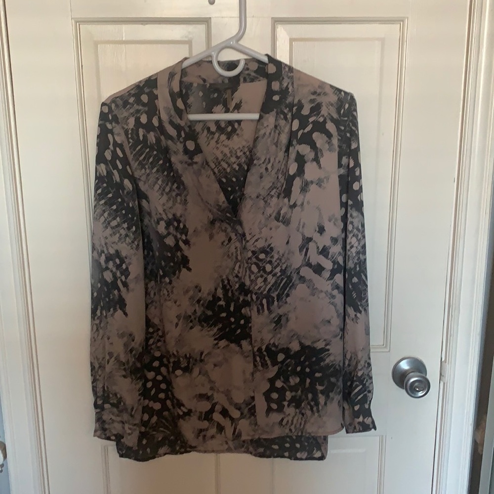 Fun print long sleeve Vince Camuto top
